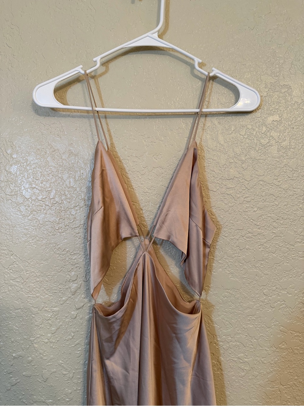 Princess Polly Satin Slip Dress in Champagne size 4 - Picture 6 of 8